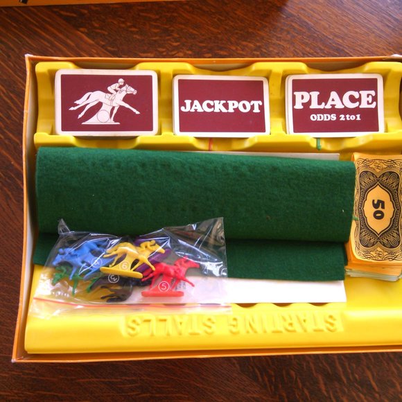 Lose Your Shirt vintage Waddingtons Games 1976 horse racing board game family - Picture 13 of 16